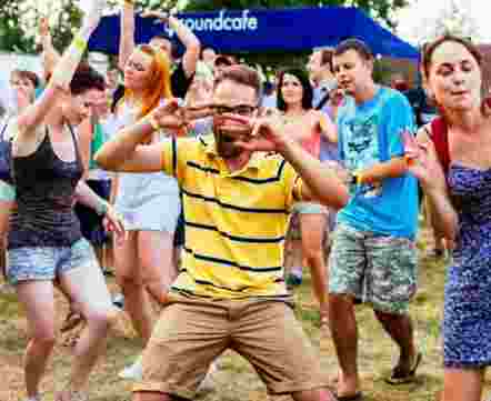 Репортаж с фестиваля «Дружба»: сумасшедшие танцы и посиделки на траве